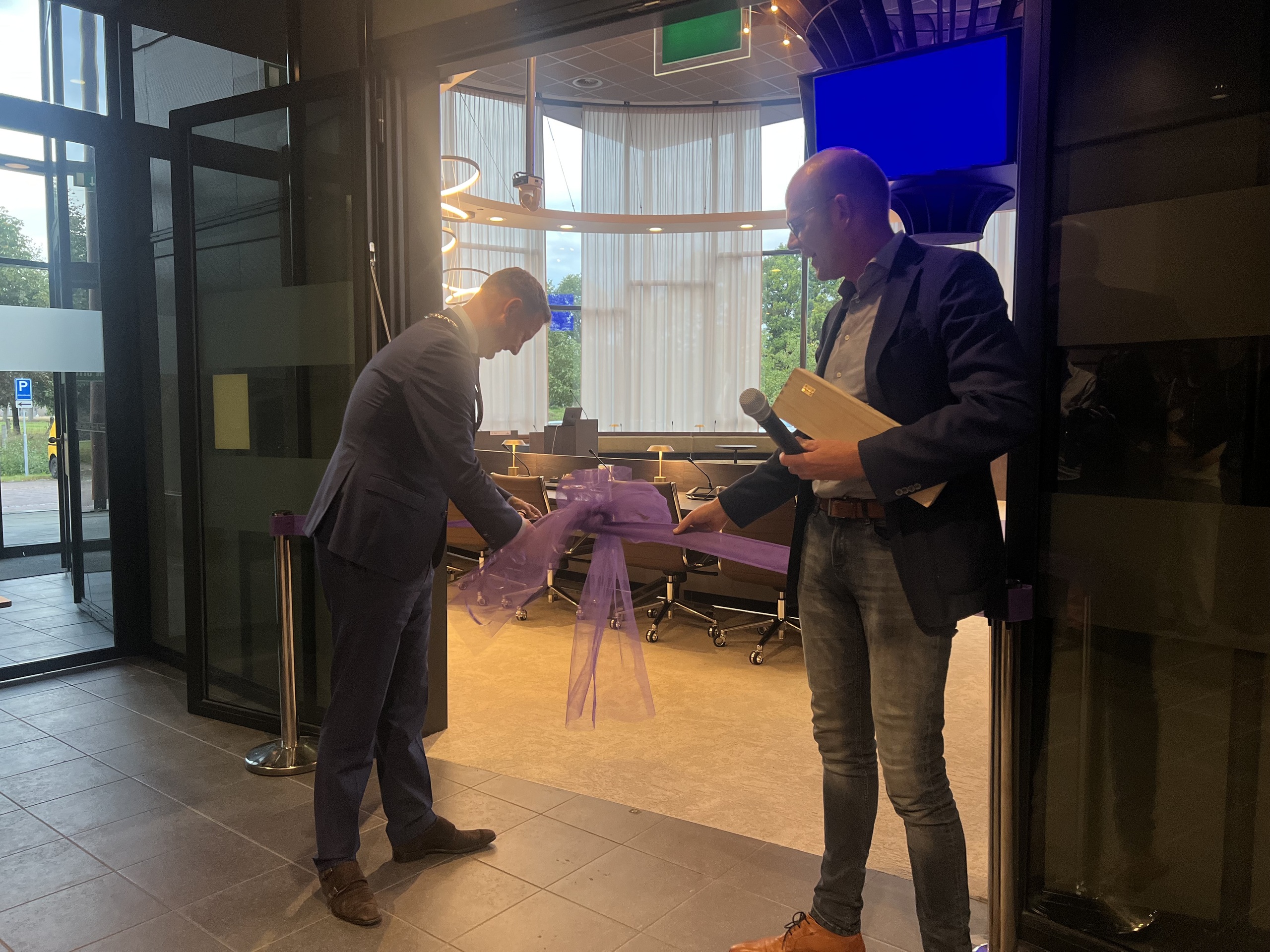 Vernieuwde raadzaal Westerveld feestelijk geopend